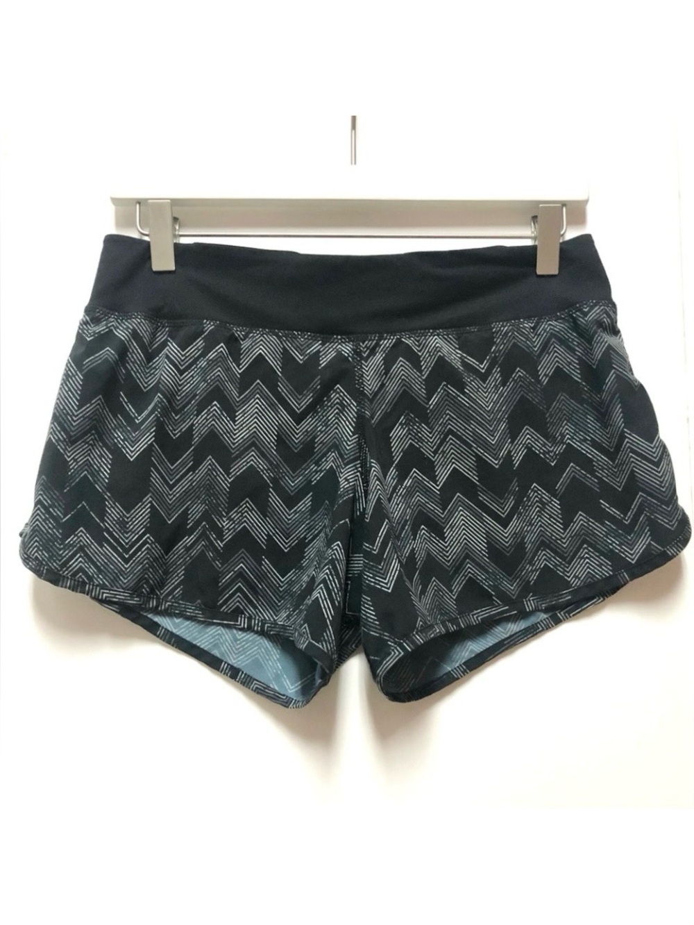 Rabbit Hopper Running Shorts Womens SZ Small Zip Pocket Lined Gym Training 4”